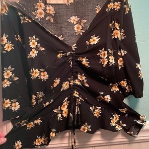 NWOT altard state cropped ruffle bottom